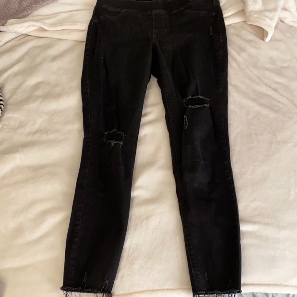 Rockstar Jeggings Size 6 elastic waistband w/ raw hem bottom